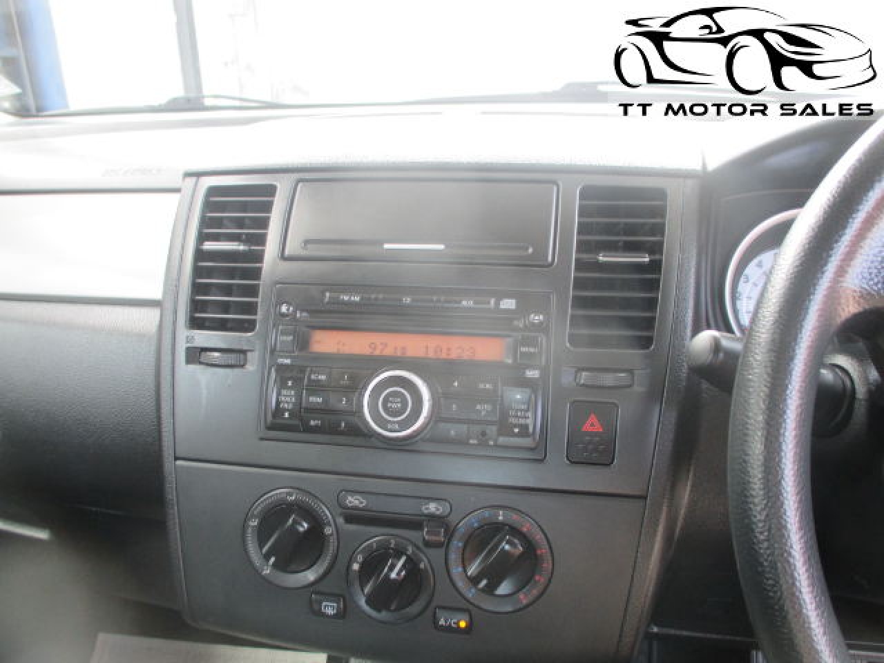 Vehicle Image 8