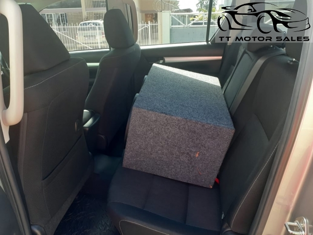 Vehicle Image 10
