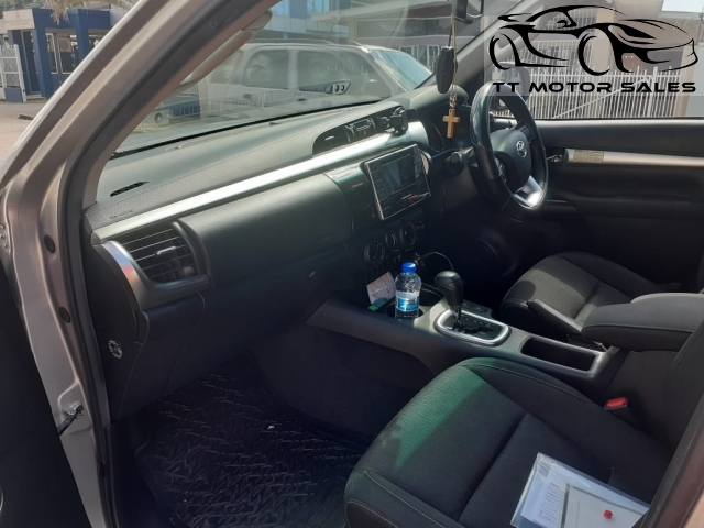 Vehicle Image 12