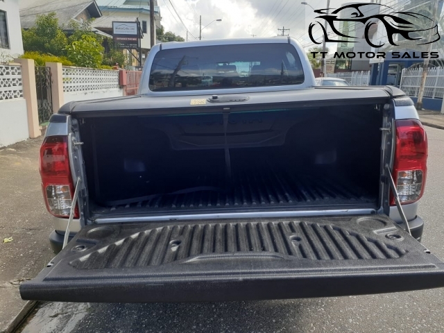 Vehicle Image 9
