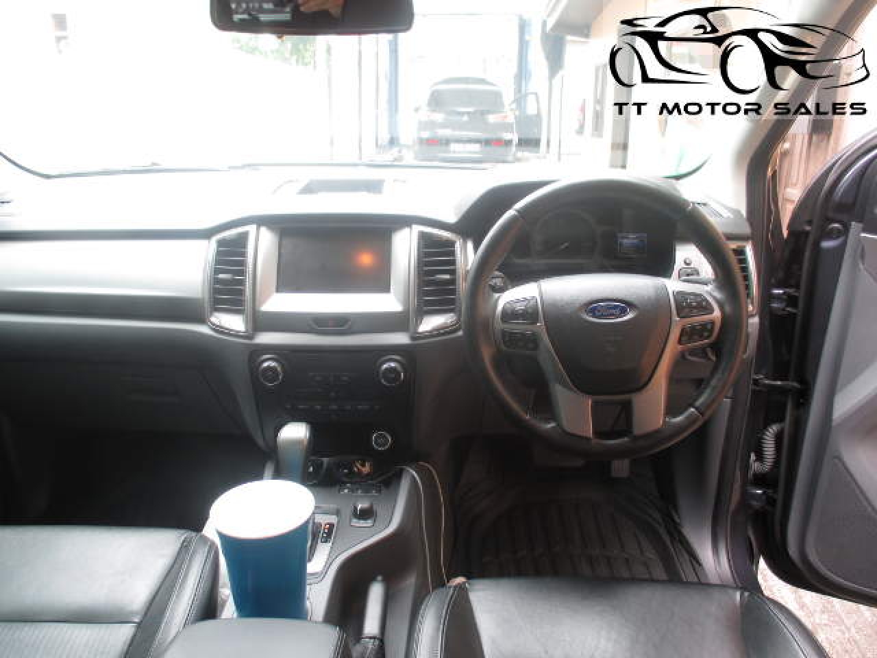 Vehicle Image 9
