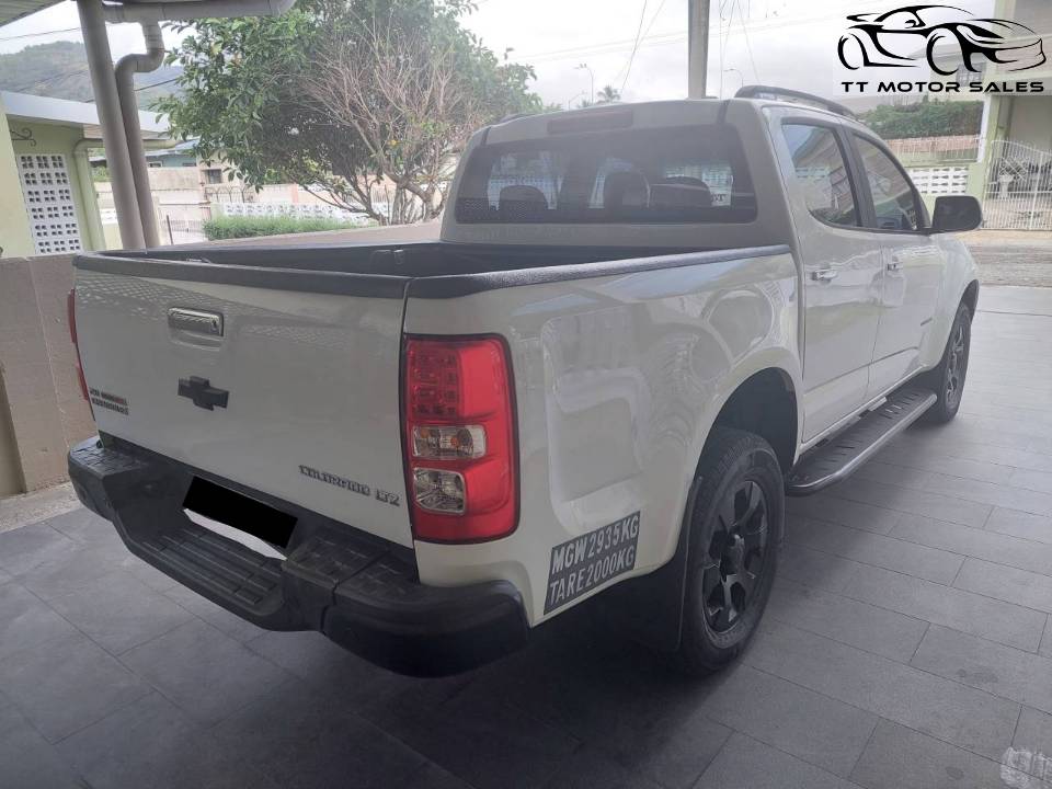 Vehicle Image 4